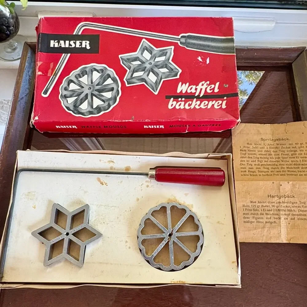 Vintage Kaiser German Waffle Rosette Mold Set in Original Box